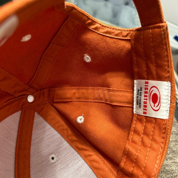 Signature Orange Cap - Picture 4 of 6